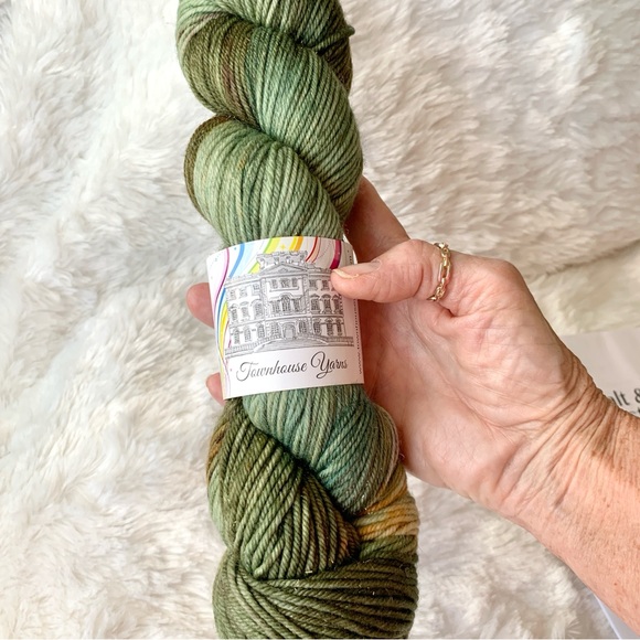 Townhouse Yarns 1 Skein Knitting Hat Yarn + Pattern Kit Limited Edition - Picture 2 of 12